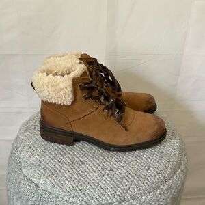 UGG Brown Winter Boots with Cream Fur
